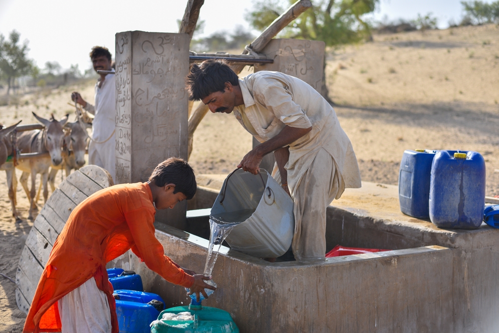 Tharparkar,March,25,2024:,Thari,Man,On,The,Well,With